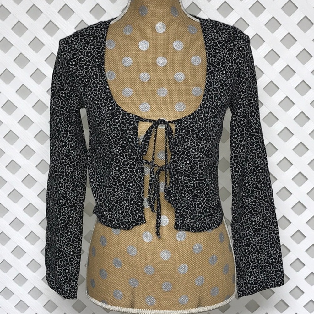 Kendall & Kylie Tie Front Floral Crop Cover Top